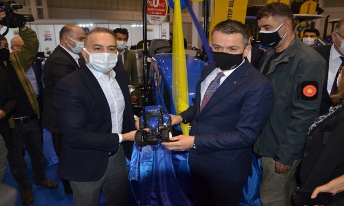 BAKAN PAKDEMİRLİ, NEW HOLLAND TÜRKİYE SATIŞ BİRİNCİSİ BİLGİN GROUP `I TEBRİK ETTİ