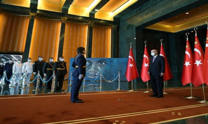 Cumhurbaşkanı Erdoğan, Cumhurbaşkanlığı Külliyesinde tebrikleri kabul etti