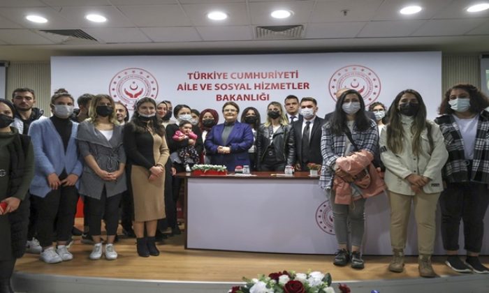 Devlet Korumasında Yetişen 985 Genç Kamuda İstihdam Edilecek