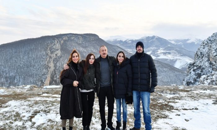 İlham Aliyev, First Lady Mehriban Aliyeva ve aile üyeleri Şuşa’yı ziyaret etti