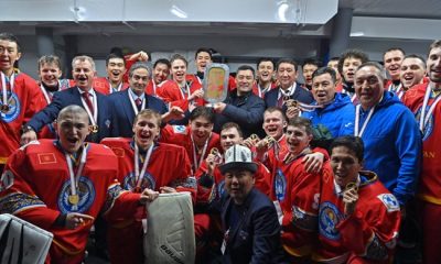 Президент Садыр Жапаров поздравил отечественных хоккеистов с победой на Чемпионате мира по хоккею с шайбой в IV-м дивизионе