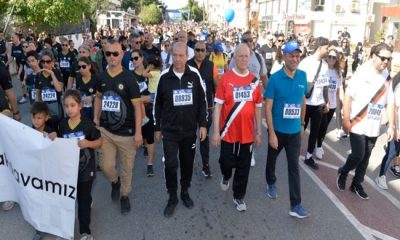 Cumhurbaşkanı Ersin Tatar Şampiyon Meleklerin adlarını yaşatmak ve Şampiyon Melekler Eğitim Kampüsü’nü ülkeye kazandırmak için düzenlenen Ülker Lefkoşa Maratonu’na katıldı