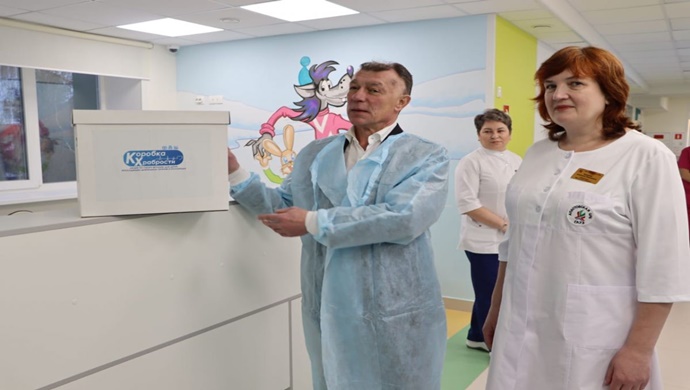 Подарки для выздоровления: депутаты Госдумы от «Единой России» приняли участие в благотворительной акции «Коробка храбрости»