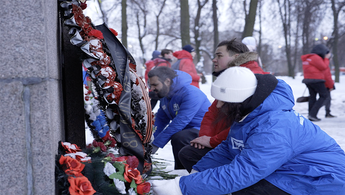 В Санкт-Петербурге активисты «Молодой Гвардии Единой России» и «Волонтёрской Роты» почтили память Героев Сталинградской битвы