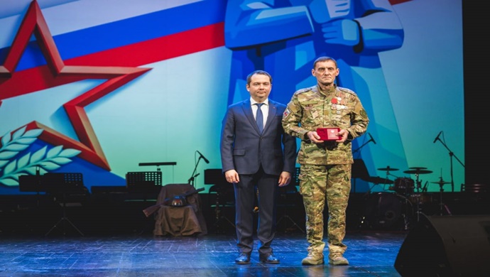 Motor sporları etkinlikleri, konserler ve gaziler günü kutlamaları: Birleşik Rusya, Vatan Savunucuları Günü onuruna ülke genelinde kutlama etkinlikleri düzenledi