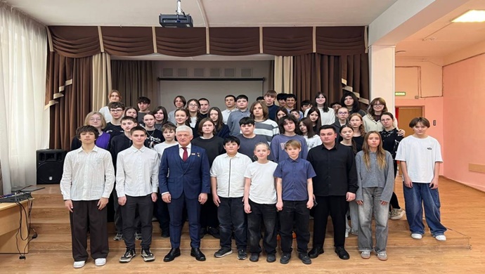 Birleşik Rusya, Moskova’nın Güneydoğu İdari Bölgesi’ndeki okul çocukları için cesaret dersleri düzenledi